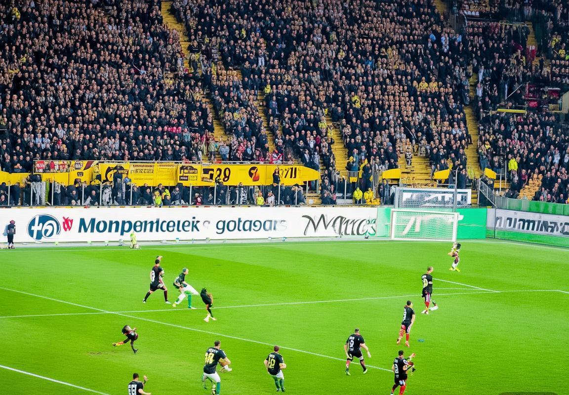 德甲联赛焦点战：门兴格拉德巴赫定位球战术对决莱比锡RB高位逼抢