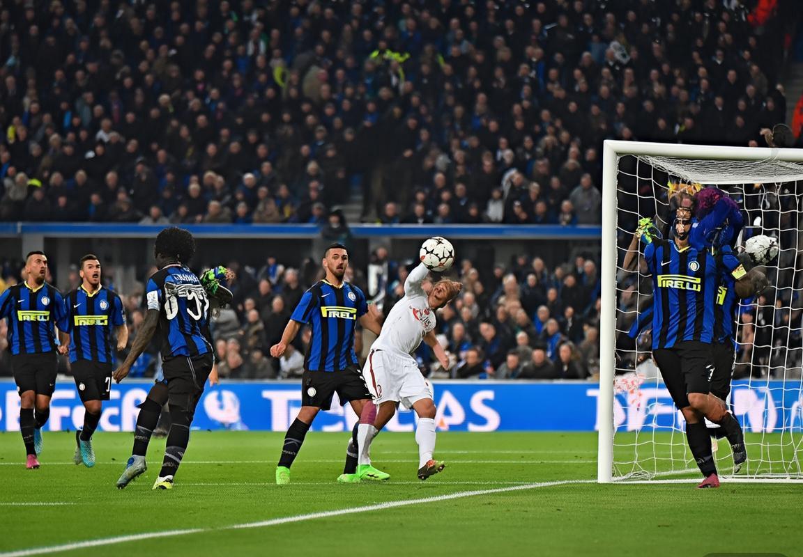 国际米兰战术调整解析：三中卫阵型成效与角球防守漏洞，齐沃临场指挥反思